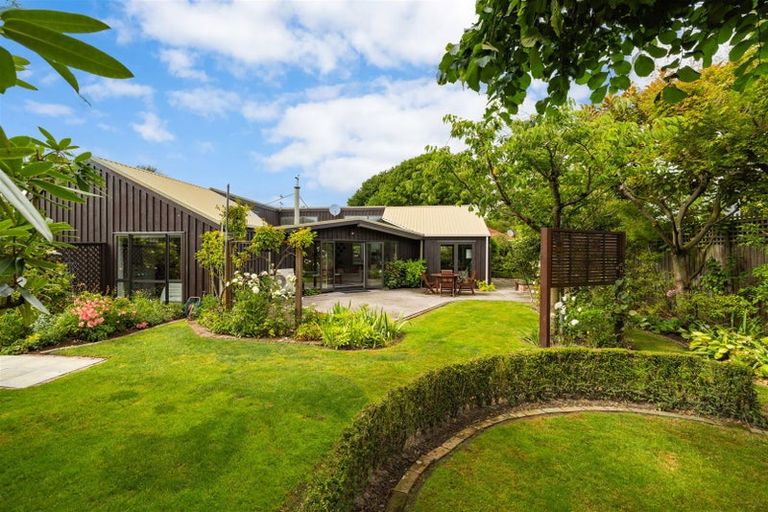 Photo of property in 199a Main North Road, Redwood, Christchurch, 8051