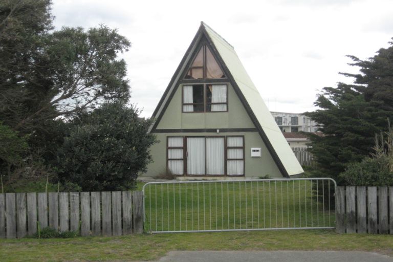 Photo of property in 30 Park Avenue, Waitarere Beach, Levin, 5510