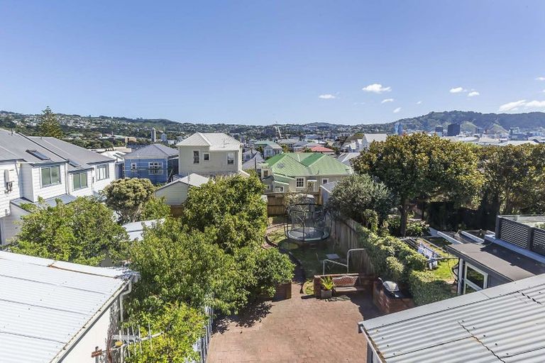 Photo of property in 92 Austin Street, Mount Victoria, Wellington, 6011