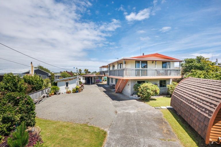 Photo of property in 1931 Parewanui Road, Parewanui, Bulls, 4894