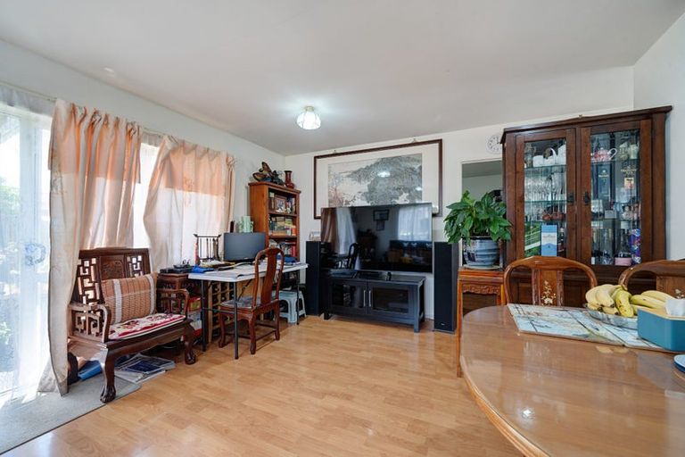 Photo of property in 15 Millstream Drive, Henderson, Auckland, 0610