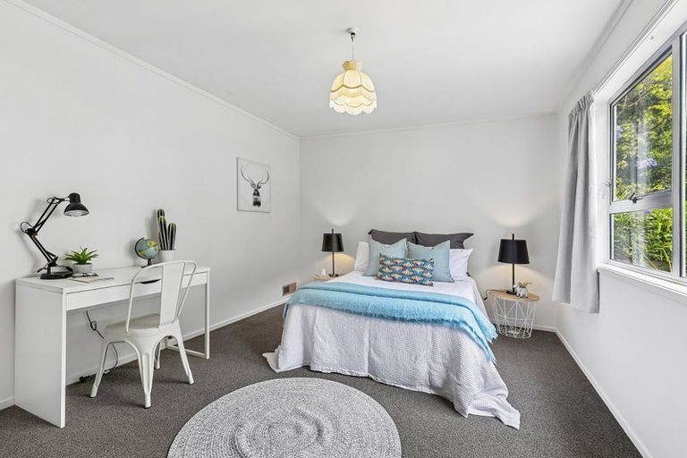 Photo of property in 15 Fyvie Avenue, Tawa, Wellington, 5028