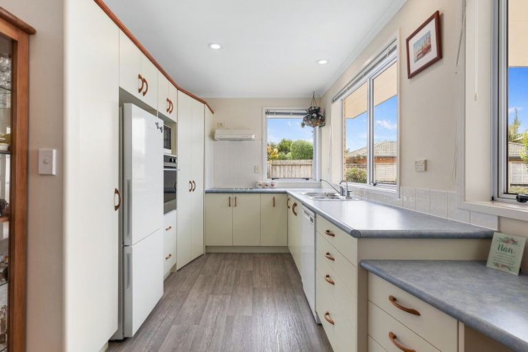 Photo of property in 19 Pirika Place, Papamoa Beach, Papamoa, 3118