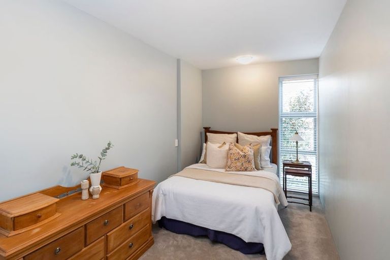 Photo of property in 3/99 Aikmans Road, Merivale, Christchurch, 8014