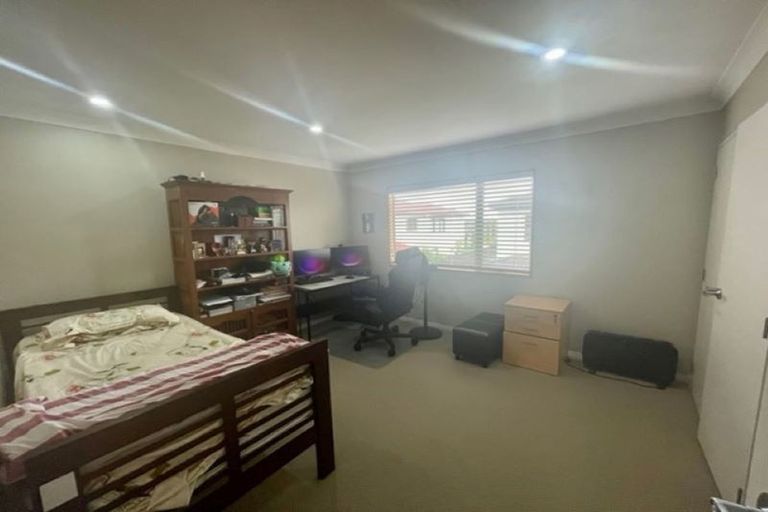 Photo of property in 28 Kaseng Place, East Tamaki Heights, Auckland, 2016