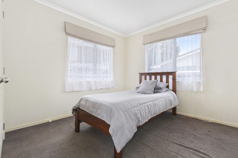 Photo of property in 4194b Great North Road, Glendene, Auckland, 0602