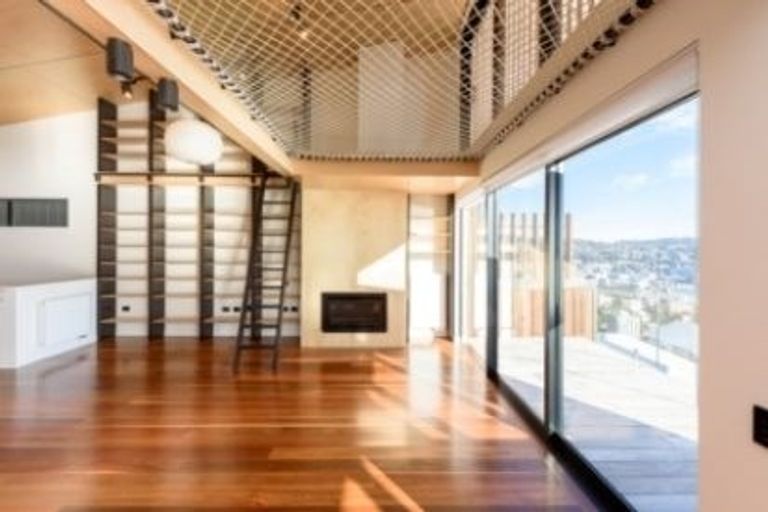 Photo of property in 1b Robieson Lane, Roseneath, Wellington, 6011