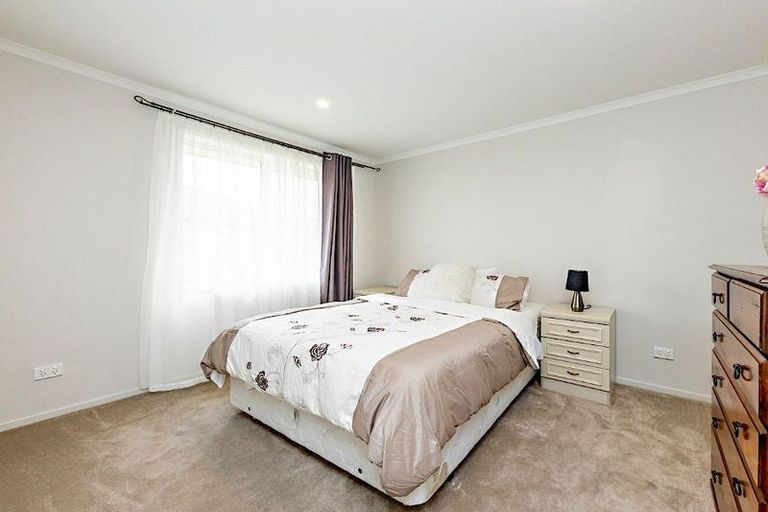 Photo of property in 3 Rohea Place, Opaheke, Papakura, 2113