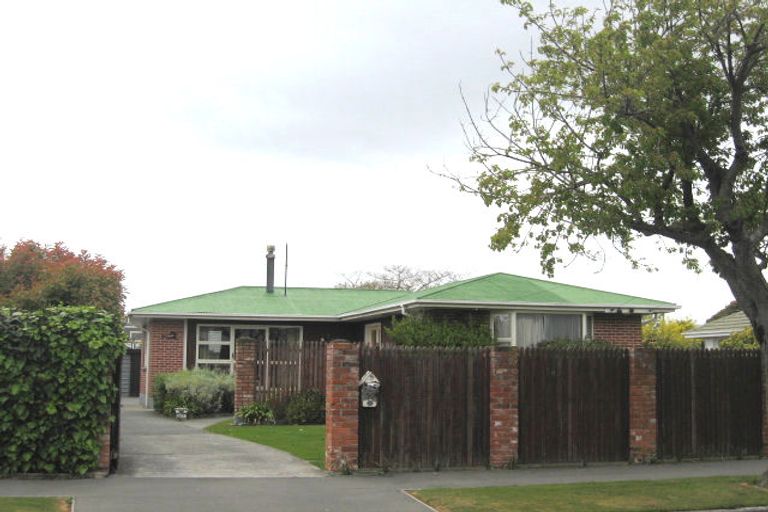 Photo of property in 27 Liverton Crescent, Bishopdale, Christchurch, 8053