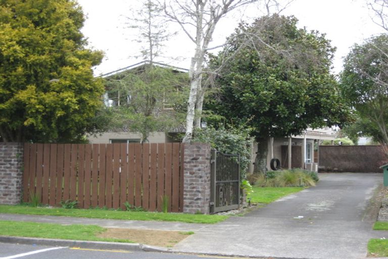 Photo of property in 62 Nevada Drive, Merrilands, New Plymouth, 4312