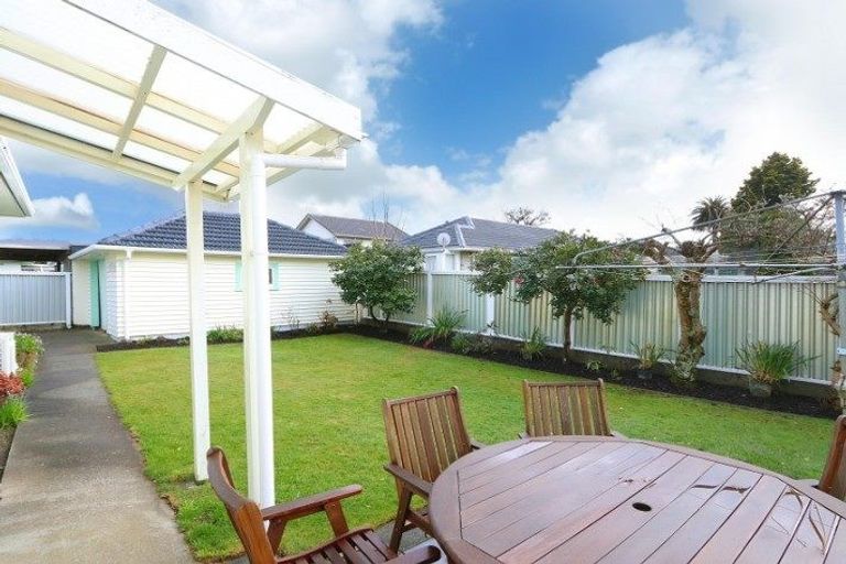 Photo of property in 12 Stamford Grove, Avalon, Lower Hutt, 5011