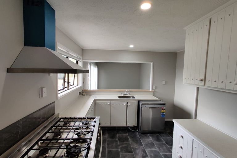 Photo of property in 3 Crestlands Place, Papakura, 2110