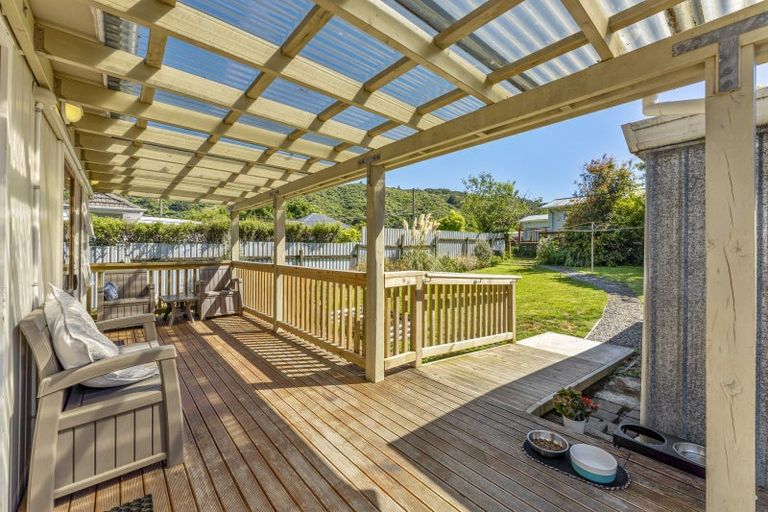 Photo of property in 113 Hine Road, Wainuiomata, Lower Hutt, 5014