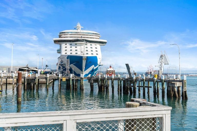 Photo of property in Anchorage Apartments, 411/36 Victoria Road, Mount Maunganui, 3116