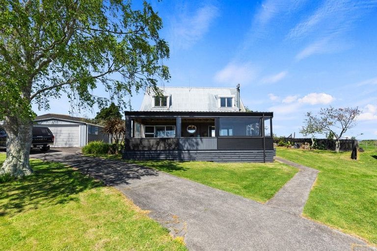 Photo of property in 21 Whenuariri Place, Maketu, Te Puke, 3189