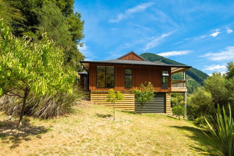 Photo of property in 16 Tai Close, Kaiuma Bay, Havelock, 7178