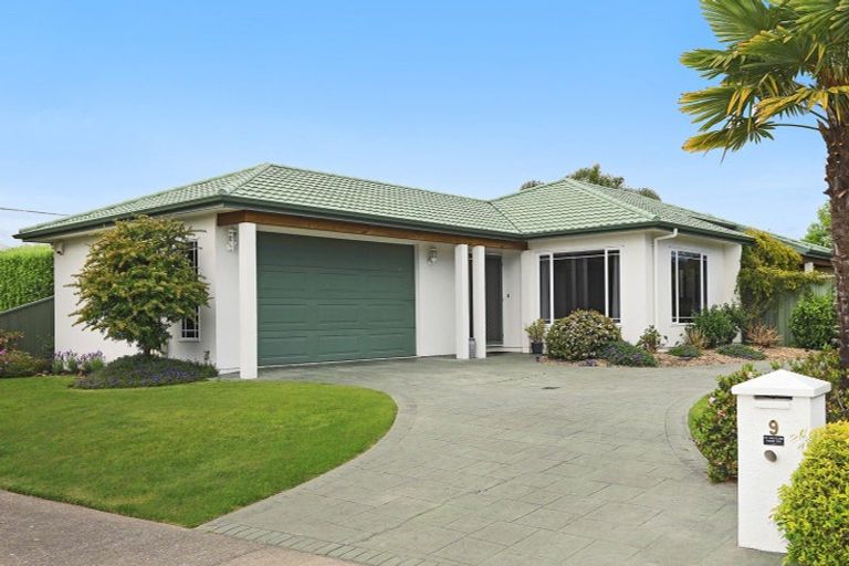 Photo of property in 9 Malbec Way, Greenmeadows, Napier, 4112