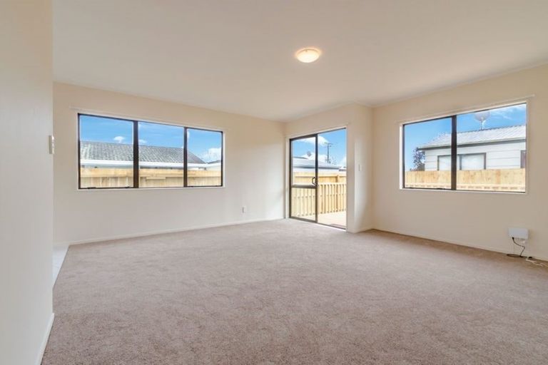 Photo of property in 2/41 Station Road, Takanini, 2112