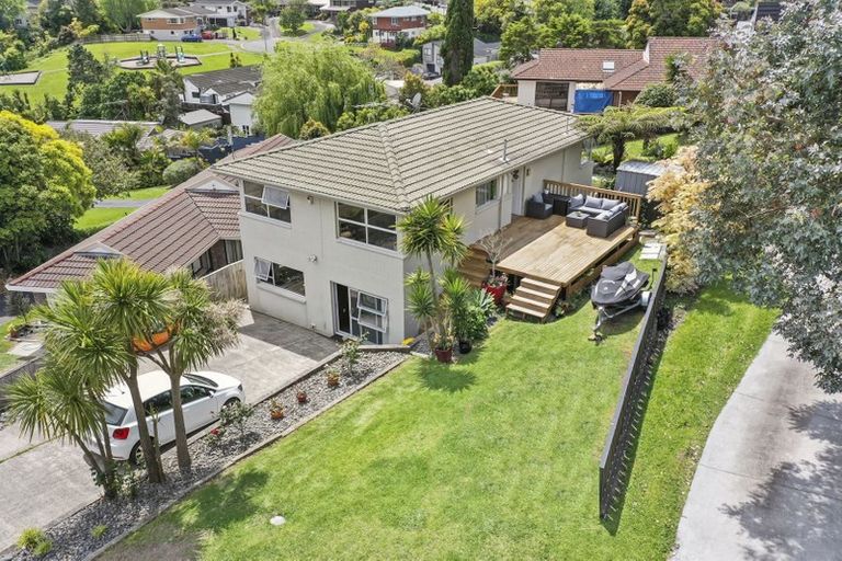 Photo of property in 1/11 Charles Dickens Drive, Mellons Bay, Auckland, 2014
