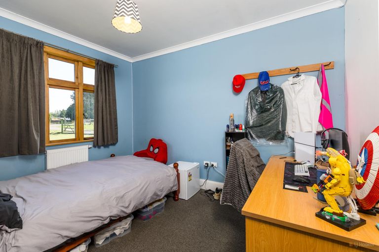 Photo of property in 19 Mount John Road, Waimate, 7977