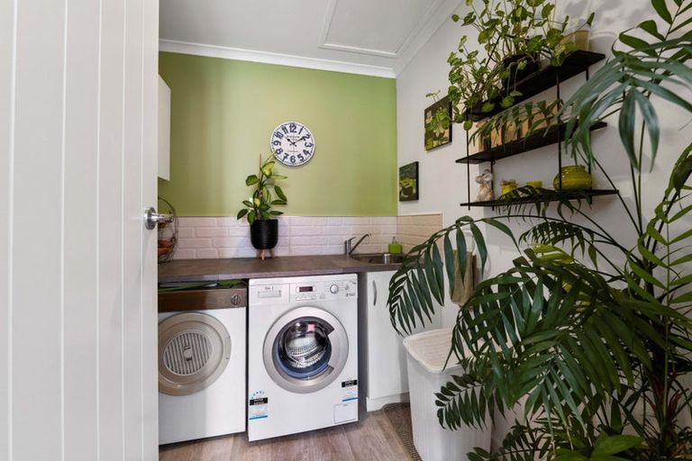 Photo of property in 20 Patterson Road, Hurworth, New Plymouth, 4371