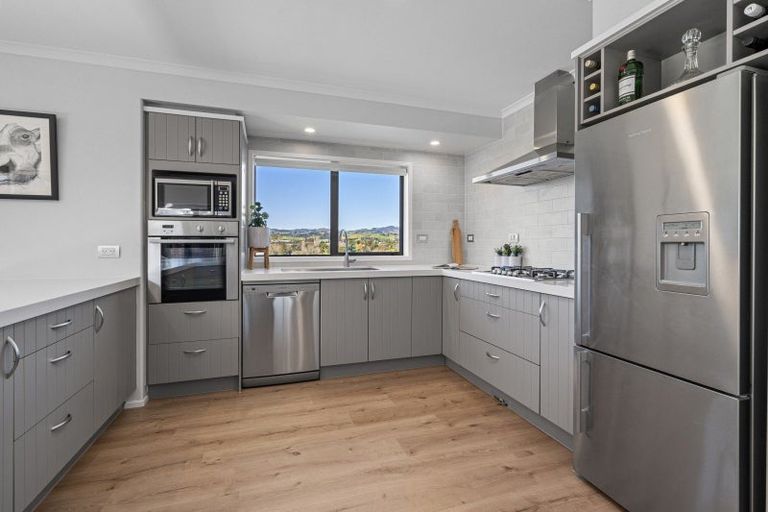 Photo of property in 38 Kereru Place, Pyes Pa, Tauranga, 3112