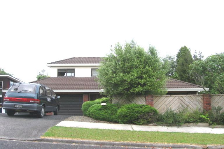 Photo of property in 14 Heaton Grove, Chatswood, Auckland, 0626