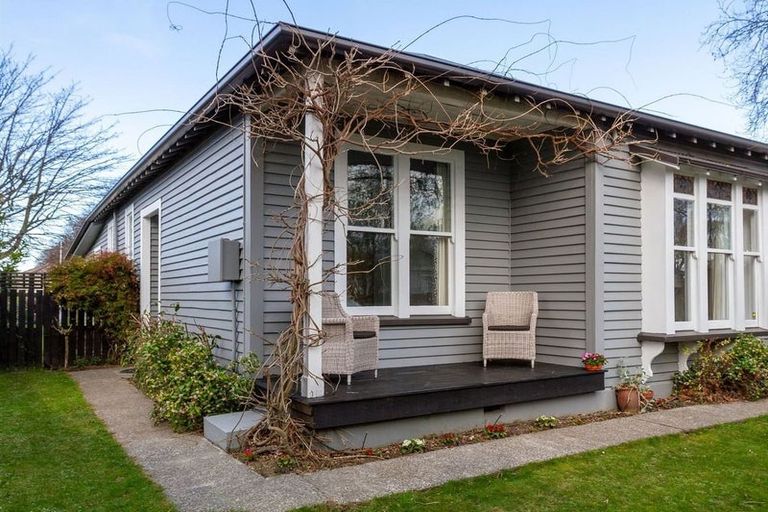 Photo of property in 30 Forfar Street, Edgeware, Christchurch, 8013