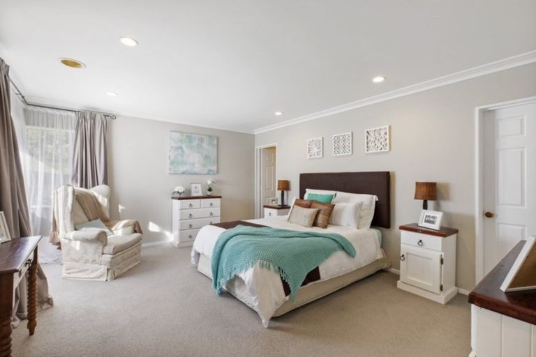 Photo of property in 17 Greenfield Drive, Western Heights, Hamilton, 3200