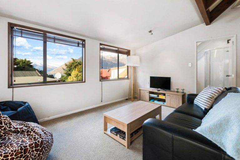 Photo of property in 25d Williams Street, Sunshine Bay, Queenstown, 9300