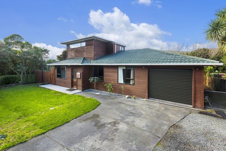 Photo of property in 55 Rawhiti Road, Pukerua Bay, 5026