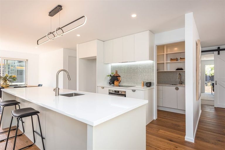 Photo of property in 2/179 Weston Road, St Albans, Christchurch, 8052