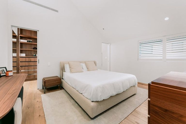 Photo of property in 124 Marine Parade, Mount Maunganui, 3116