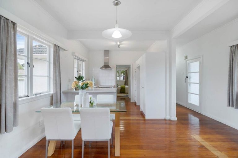 Photo of property in 1/91 Nile Road, Milford, Auckland, 0620