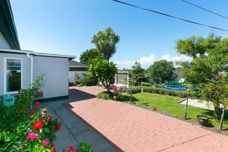 Photo of property in 23 Lismore Street, Strandon, New Plymouth, 4312