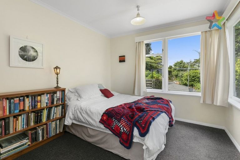 Photo of property in 8 Akatea Road, Korokoro, Lower Hutt, 5012