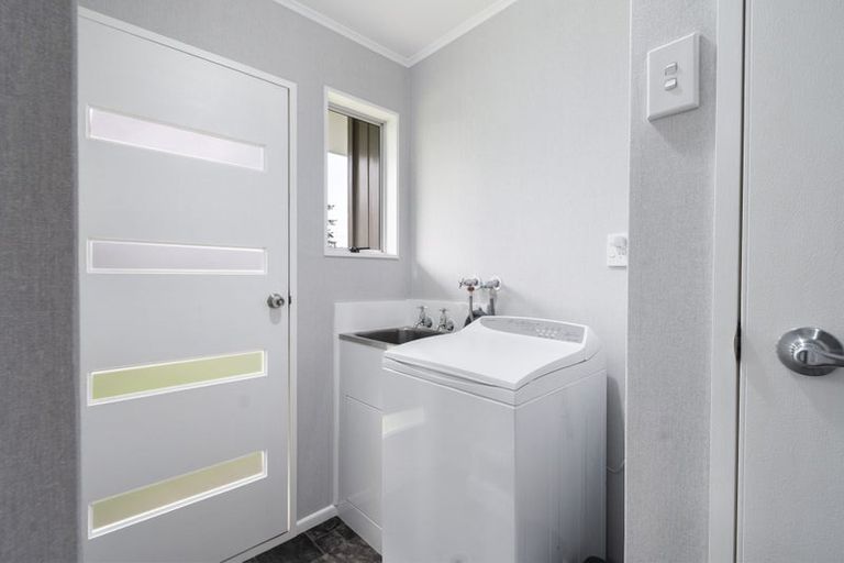 Photo of property in 30 Ongo Road, Hunterville, 4730