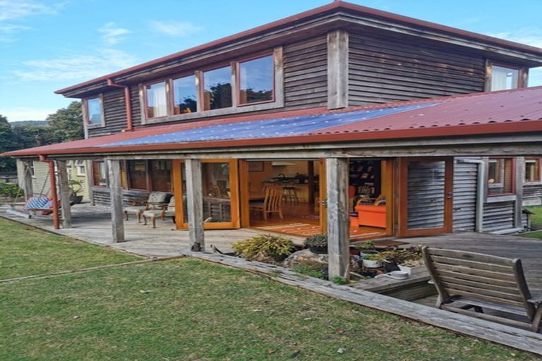 Photo of property in 5 Smith Street, Paekakariki, 5034