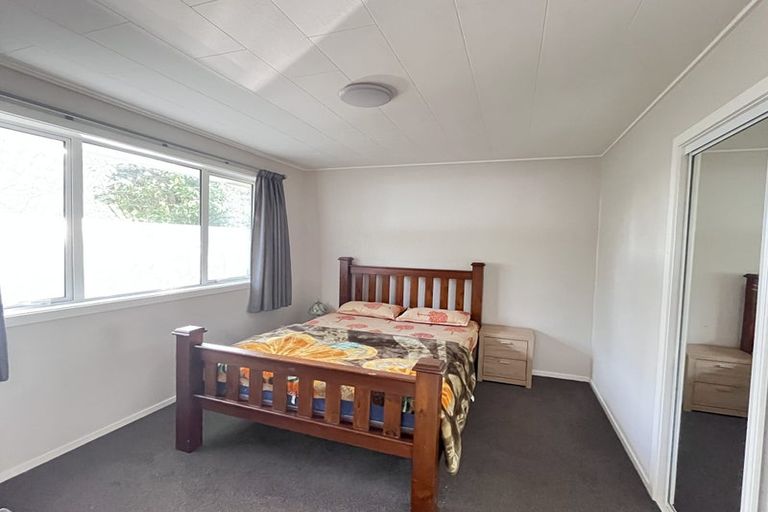 Photo of property in 1/12 Wilford Street, Wallaceville, Upper Hutt, 5018