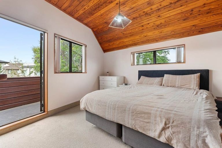 Photo of property in 1/5 Gulf Crest, Bucklands Beach, Auckland, 2012