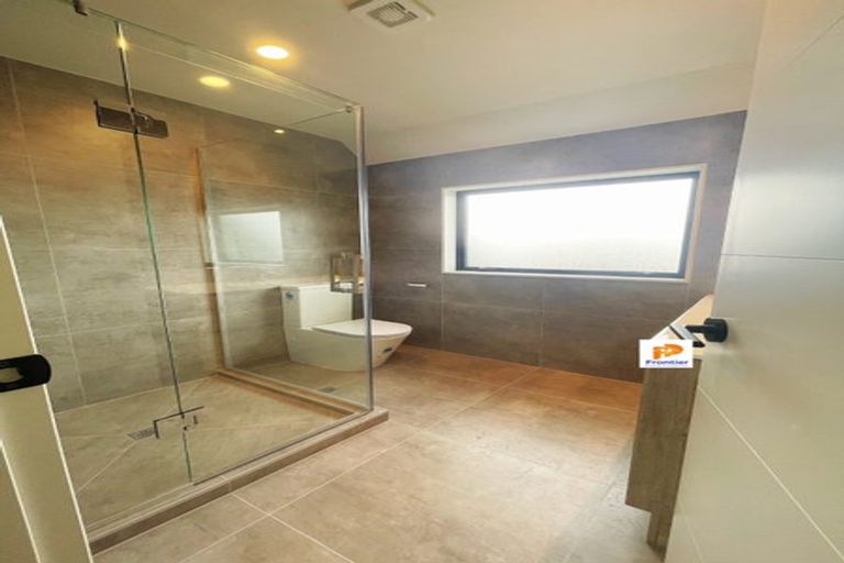 Photo of property in 44 William Souter Street, Forrest Hill, Auckland, 0620