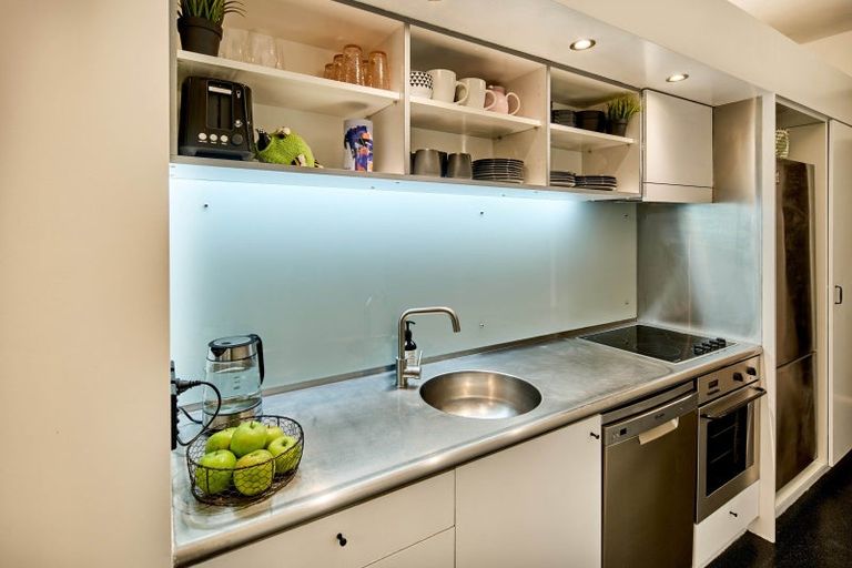 Photo of property in Gerondis Bldg Apartments, 209/60 Willis Street, Wellington Central, Wellington, 6011