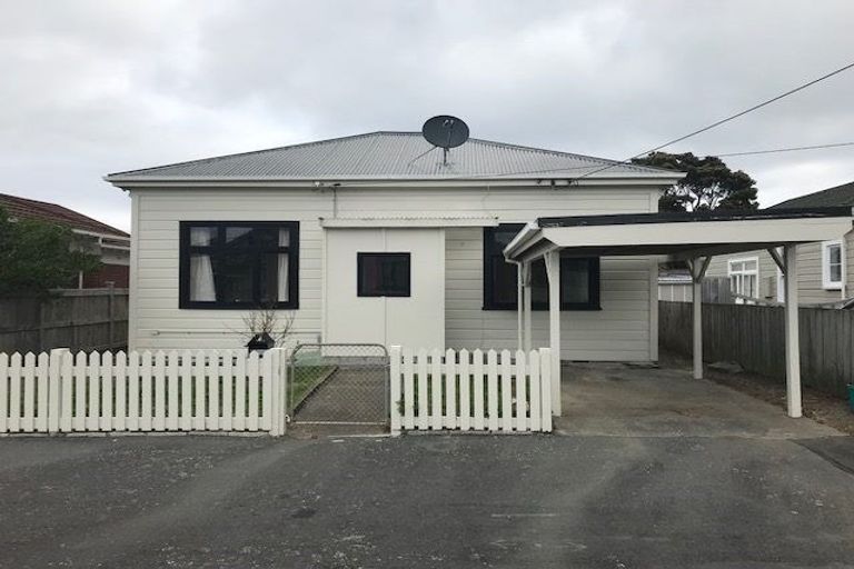 Photo of property in 3 Toru Street, Lyall Bay, Wellington, 6022