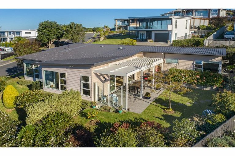 Photo of property in 4 Manhattan Rise, Orewa, 0931