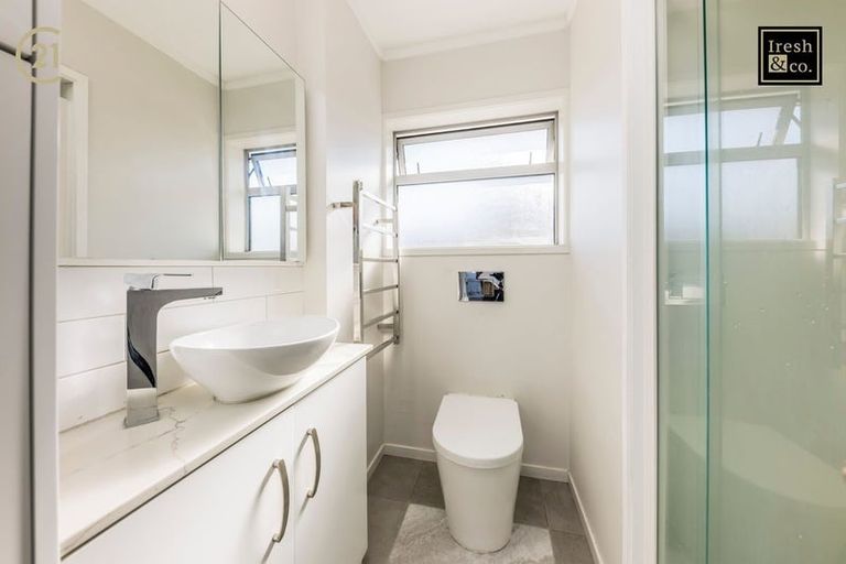 Photo of property in 2/29 South Street, Papakura, 2110