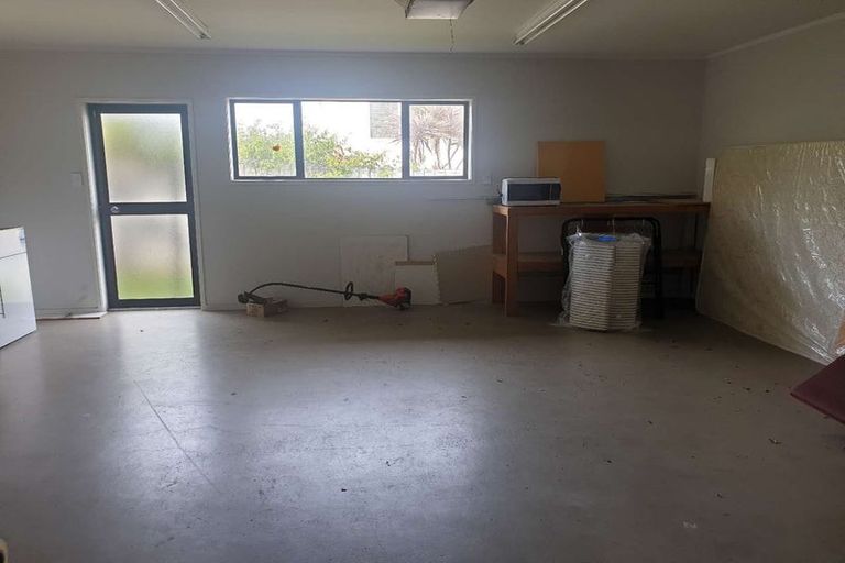 Photo of property in 2/60 Orangewood Drive, Northpark, Auckland, 2013