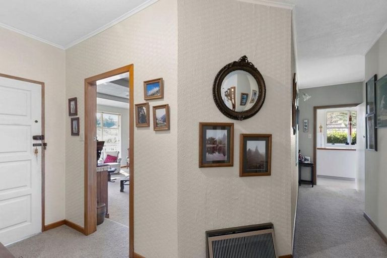 Photo of property in 44 Middleton Road, Johnsonville, Wellington, 6037