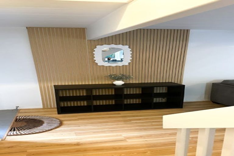 Photo of property in 4 Hiwihau Place, Glenfield, Auckland, 0629