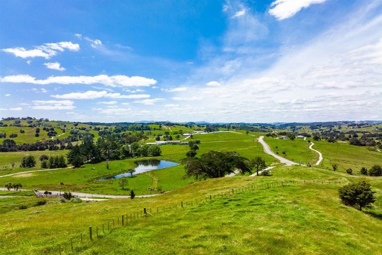 Photo of property in 268 Wairere Road, Paparoa, 0571