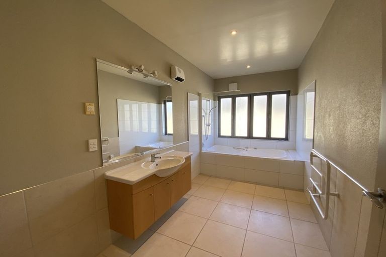Photo of property in 12 Orbell Drive, Lake Hayes, Queenstown, 9304